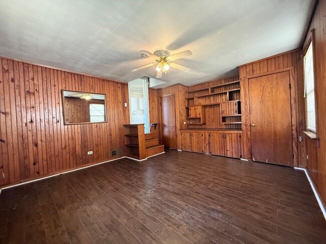 Building Photo - 40 Hill Ln