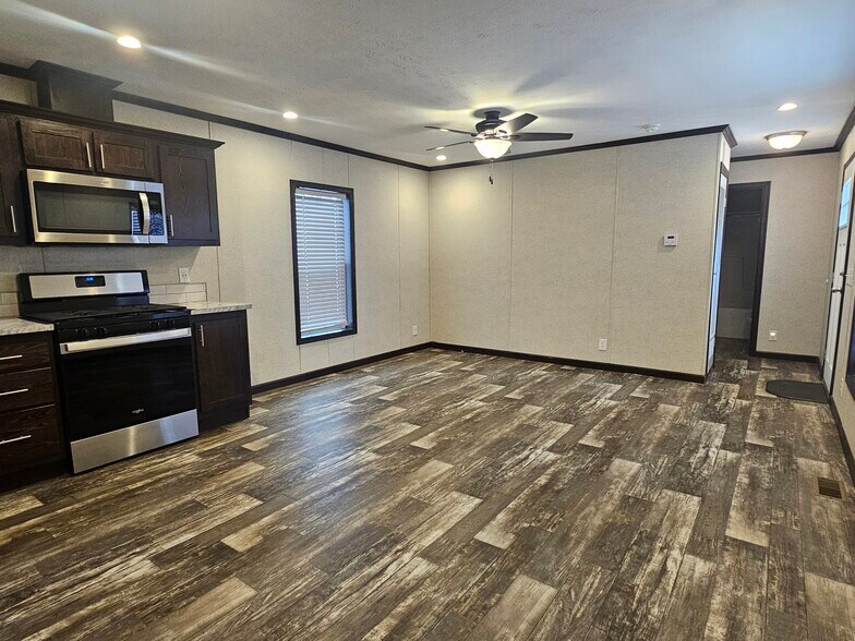 Building Photo - 333 E Lakewood Blvd