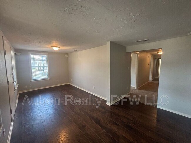 Building Photo - 521 Ruth St
