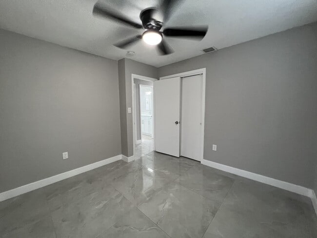 Building Photo - 4696 Collier Rd