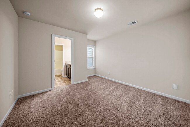 Building Photo - 232 Bobbie Way