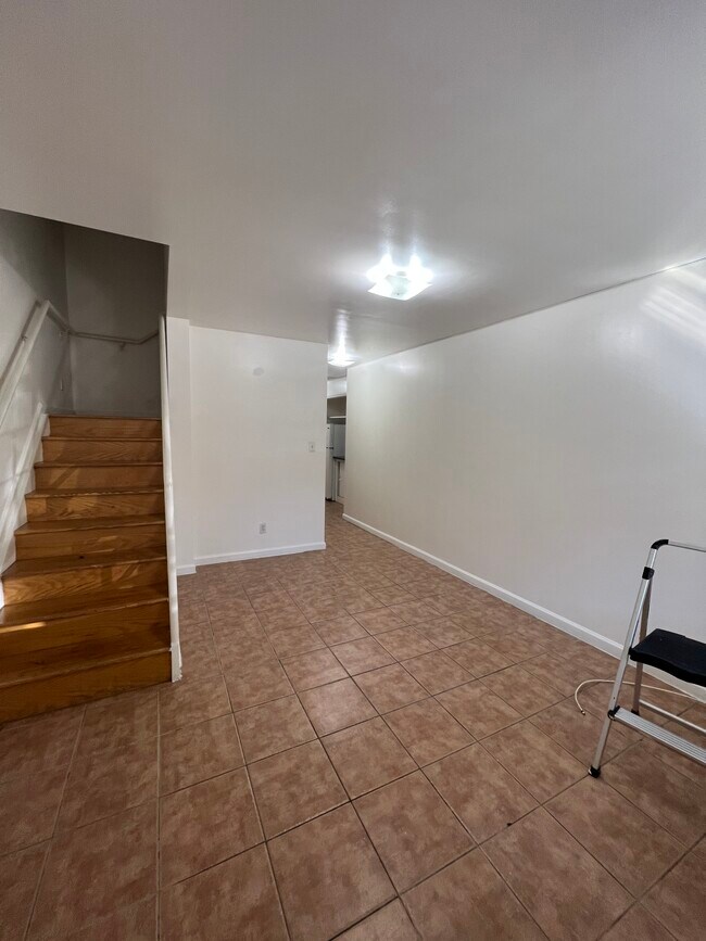 Building Photo - 3227 Riverdale Ave