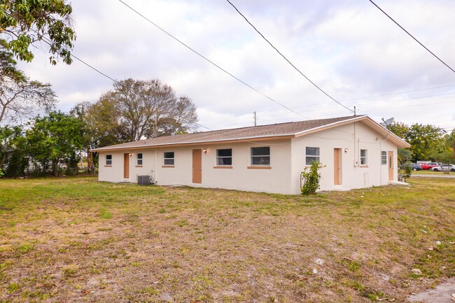 Building Photo - 2301 Juanita Ave