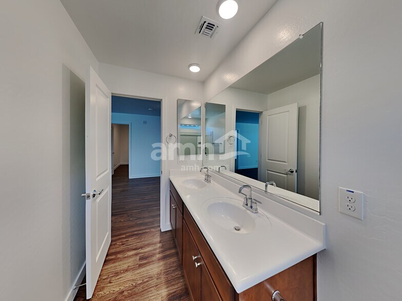 Building Photo - 10608 W Atlantis Wy