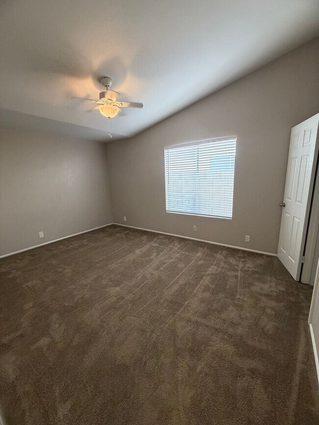 Building Photo - Desirable Arrowhead Ranch Home