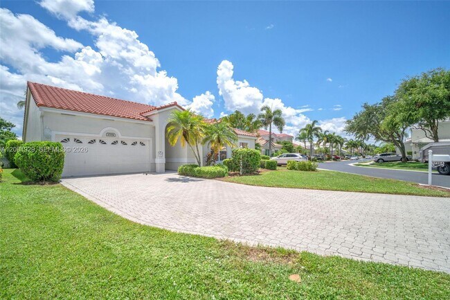 Building Photo - 17194 Ventana Dr