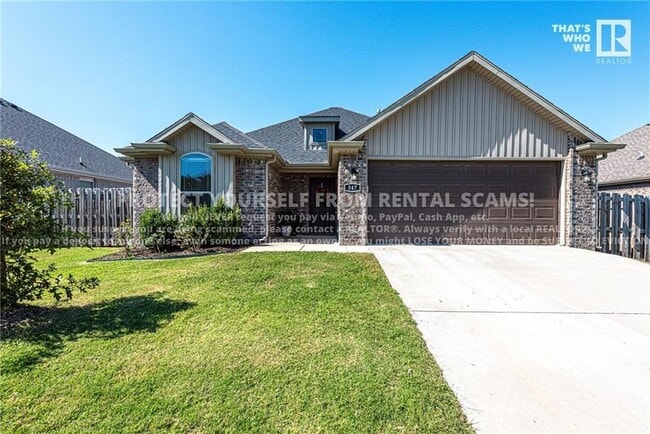 Primary Photo - 347 W Tyler Rd