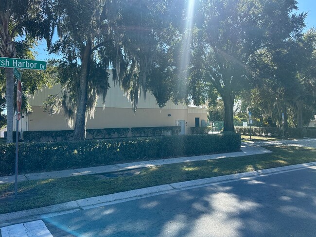 Building Photo - 4 Bedroom 3 Bath Single Family Home in The Groves of Baytree - Tavares Florida
