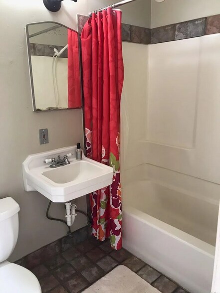 bathroom - 1140 E Coronado Rd