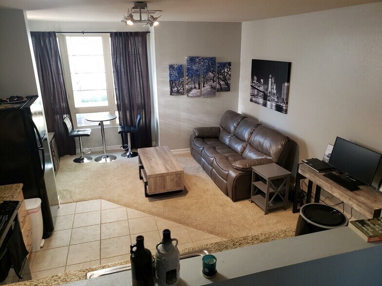 Building Photo - 1480 Broadway