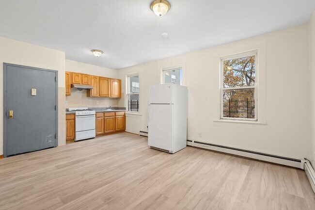 Building Photo - 360 West Side Ave