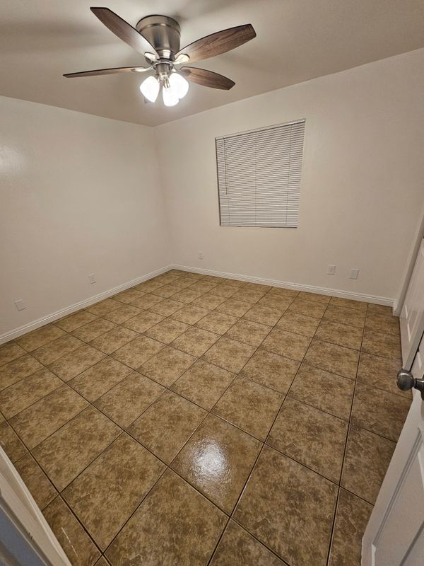 Building Photo - 915 30th St