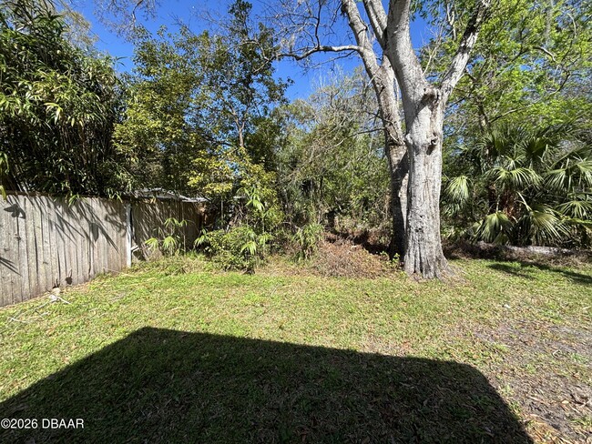 Building Photo - 93 Ford St