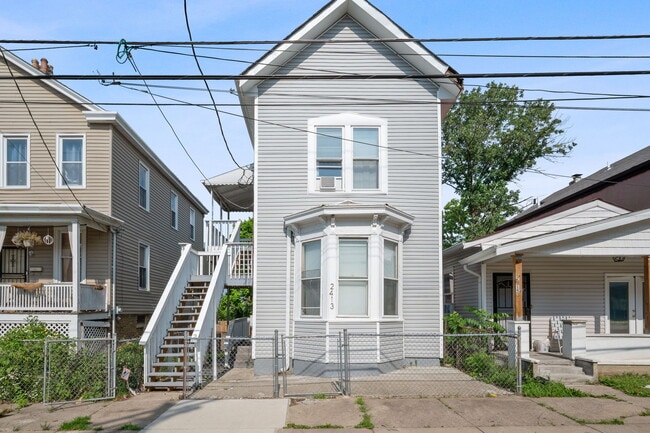 Building Photo - 2413 Kenton St