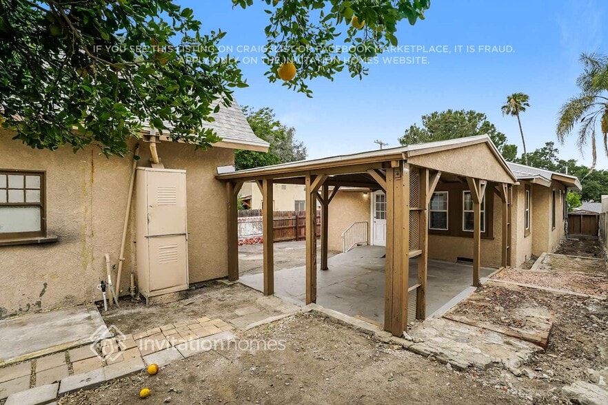 Building Photo - 10018 Silverton Ave