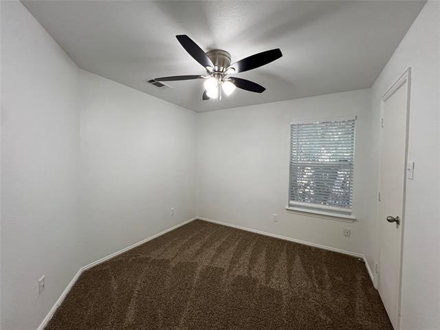 Building Photo - 521 Oakwood Ln