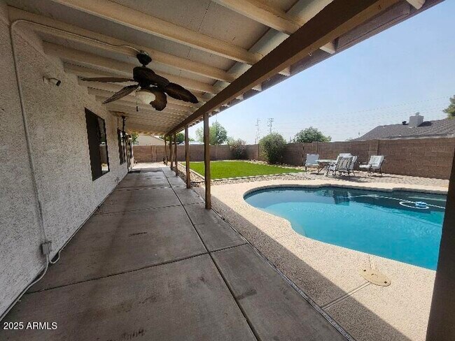 Building Photo - 8903 W El Caminito Dr