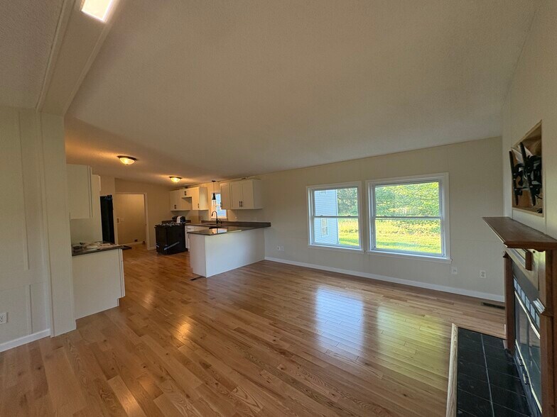 Building Photo - 54 Bald Hill Rd