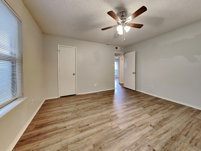Building Photo - Spacious 3BR/2BA Home in the Heart of Arli...