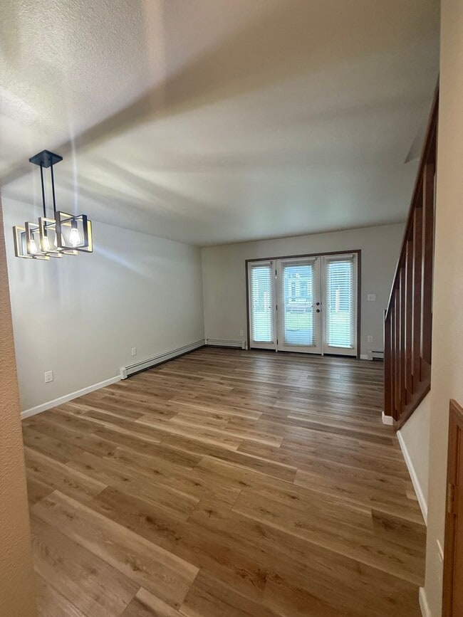 Building Photo - 2805 Cowles St