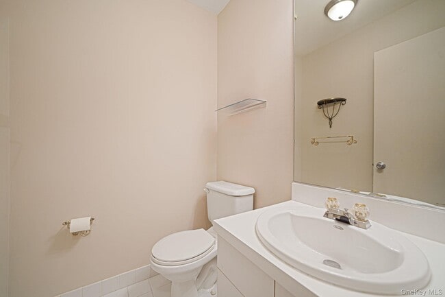 Building Photo - 18 Summerfield Cir