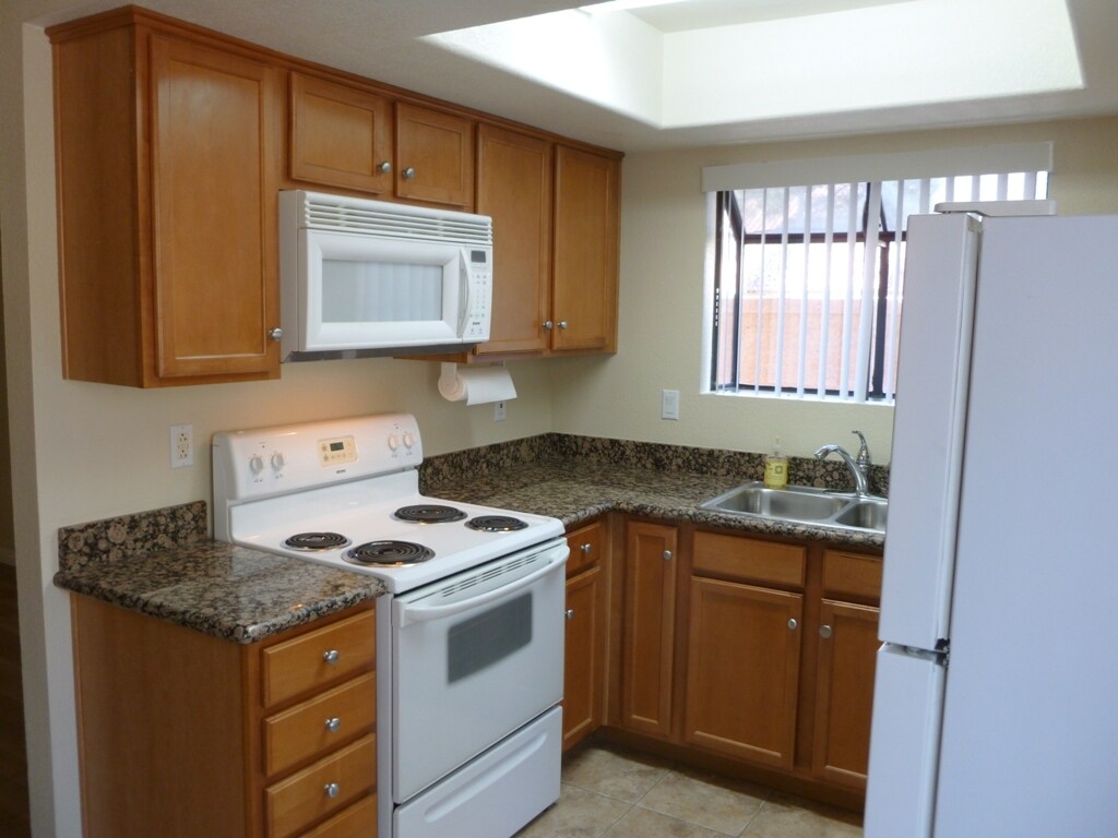 Building Photo - 7200 Pirates Cove Rd