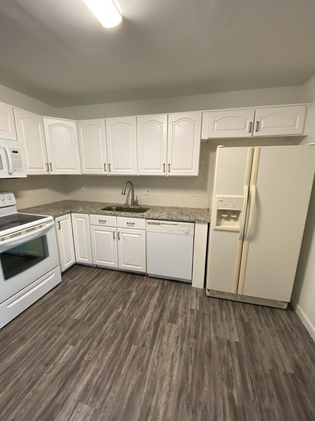 Building Photo - Single family home