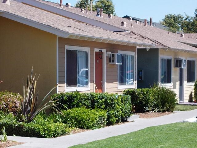 Building Photo - The Bungalows