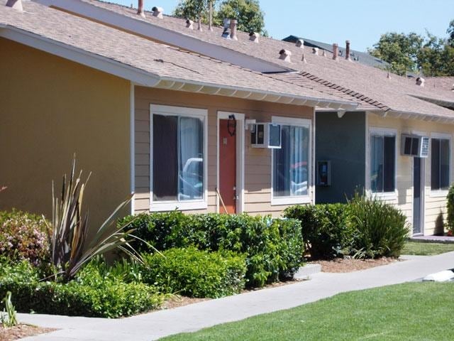 Building Photo - The Bungalows