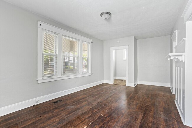 Building Photo - 740 29th St