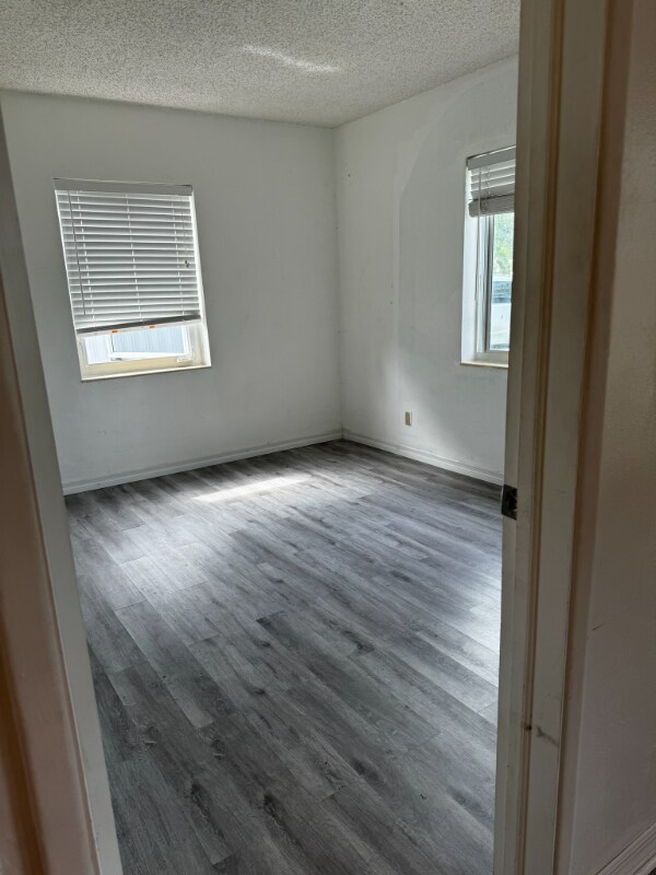 Building Photo - 5140 NE 3rd Ave