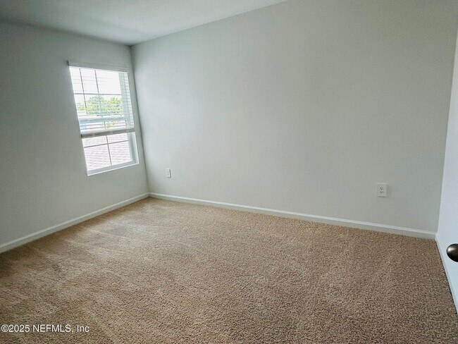 Building Photo - 206 Tidal Bch Ave