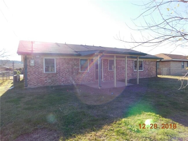 Building Photo - 1010 Jackie Jo Ln