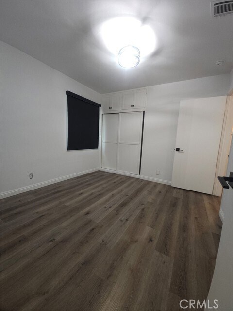 Building Photo - 17423 Burbank Blvd