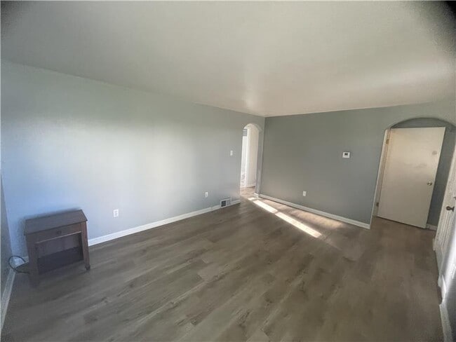 Building Photo - 415 Old Colliers Way