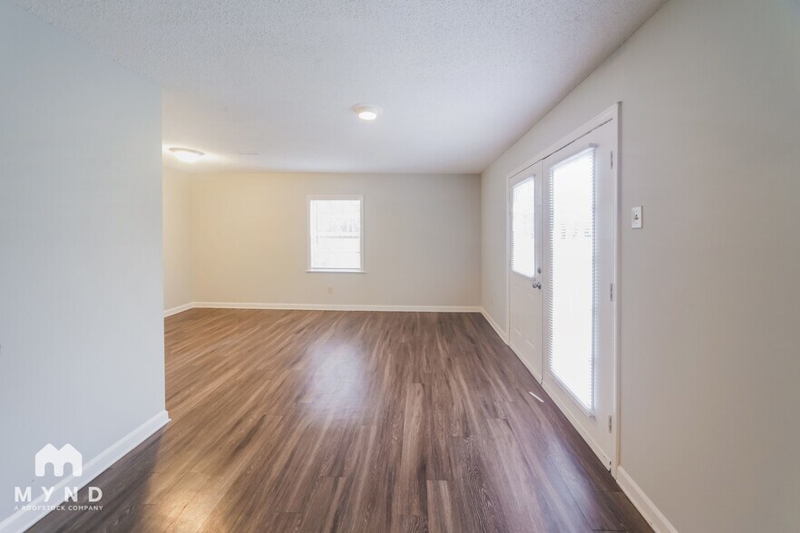 Building Photo - 3870 Wordsworth Ave