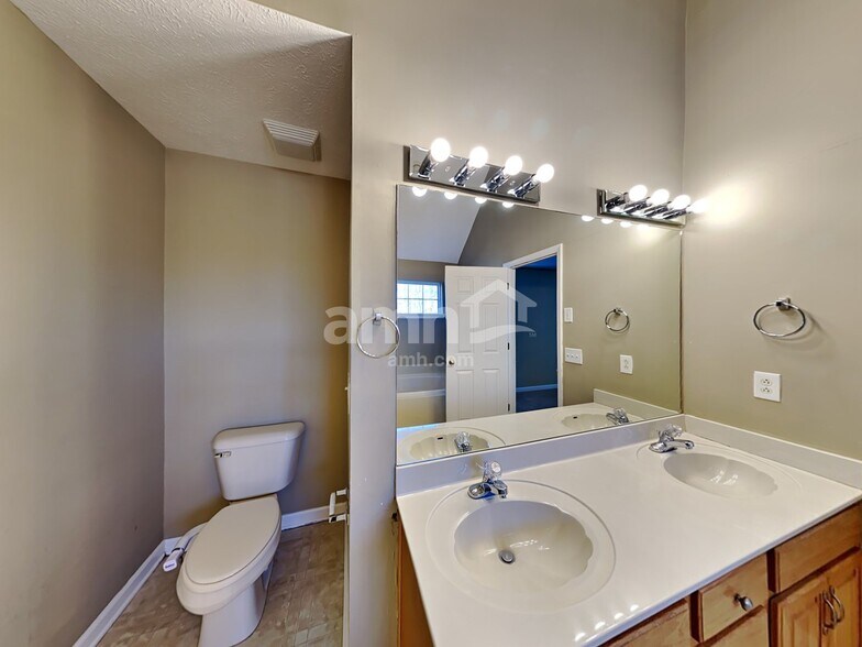 Building Photo - 5224 Ridgefalls Way