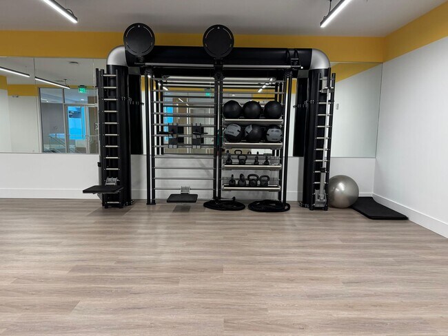 Building Photo - 1 Bed / 2 Bath UNIT 3-218