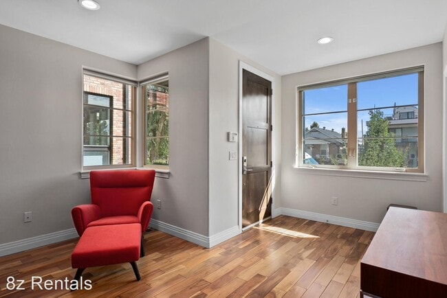 Building Photo - 3 br, 3.5 bath House - 2127 Lowell Blvd