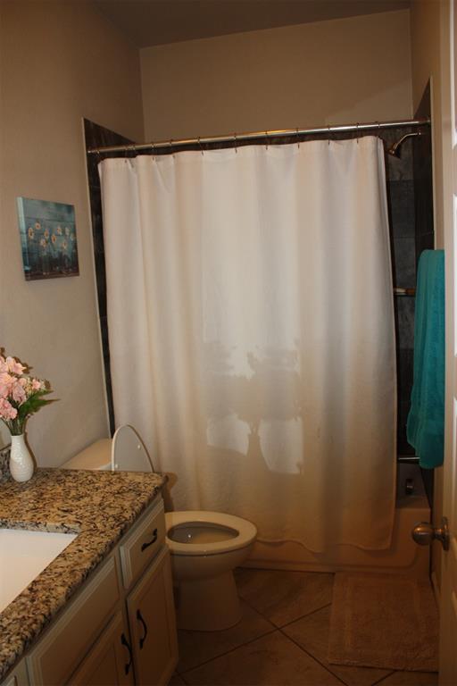 Building Photo - 393 Dayridge Dr