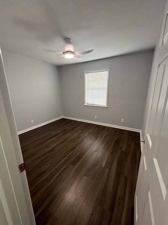 Bedroom 1 - 410 Isbill Rd