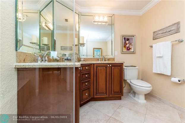 Building Photo - 270 Captains Walk