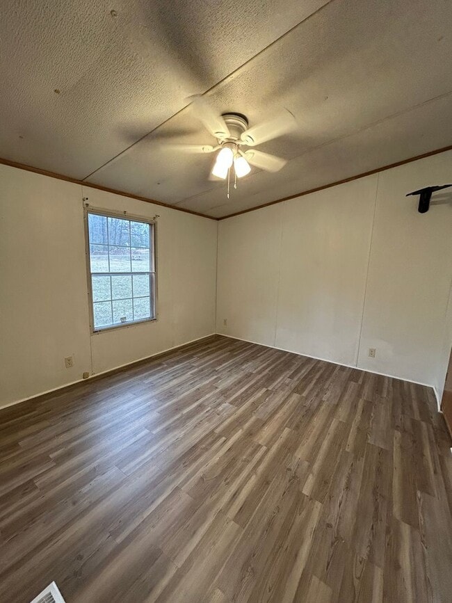 Building Photo - Coming Soon! 3 Bed 2 Bath Peaceful Country Home