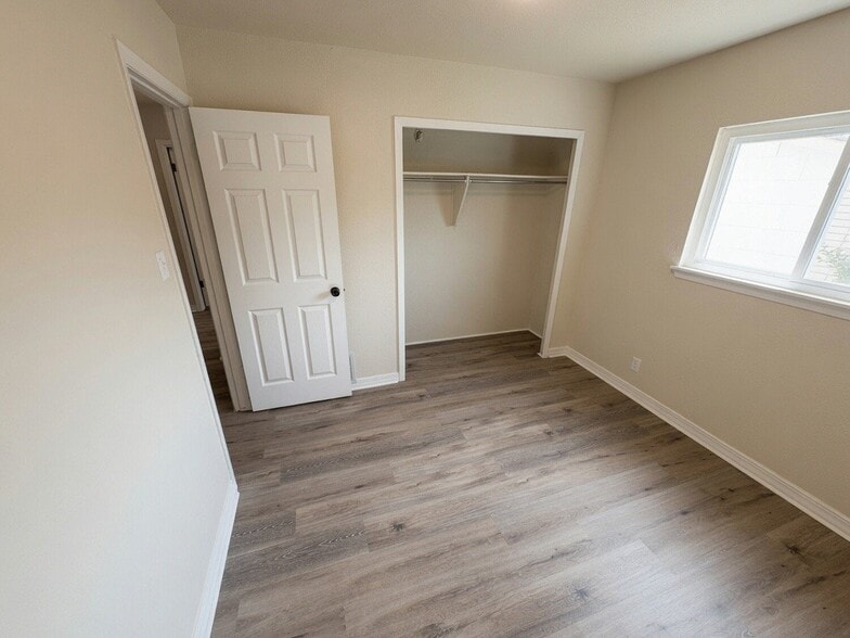 Building Photo - 14147 Swallow Dr