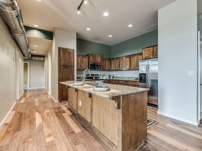 Building Photo - Military/First Responder Discount Available- 3 Bedroom/2 Bath  Downtown OKC Condo WITH 2 Covered ...