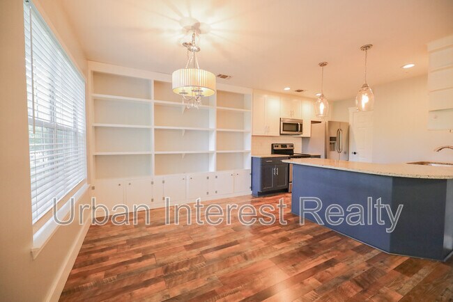 Building Photo - 314 Liriope Loop