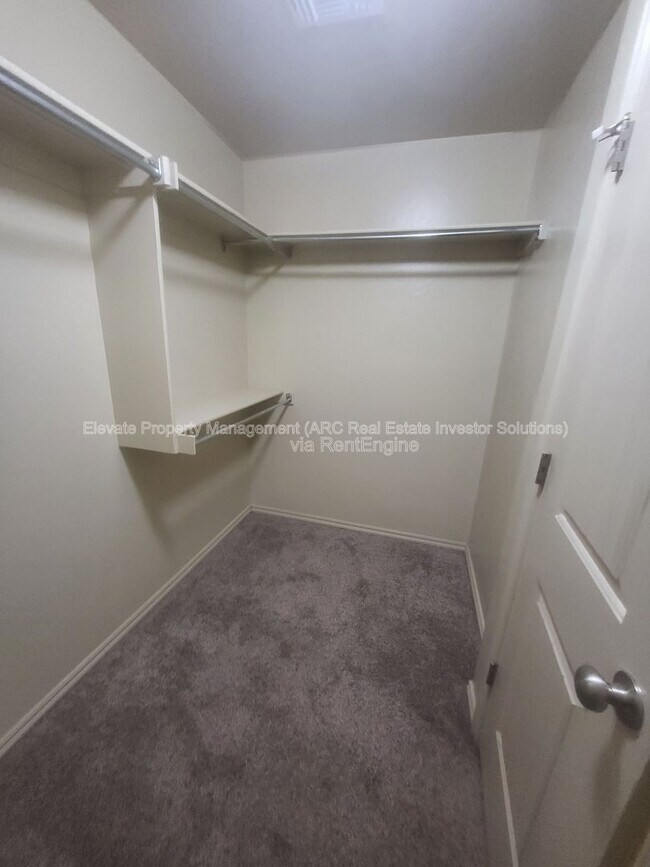 Building Photo - 921 Prairie Wind Way