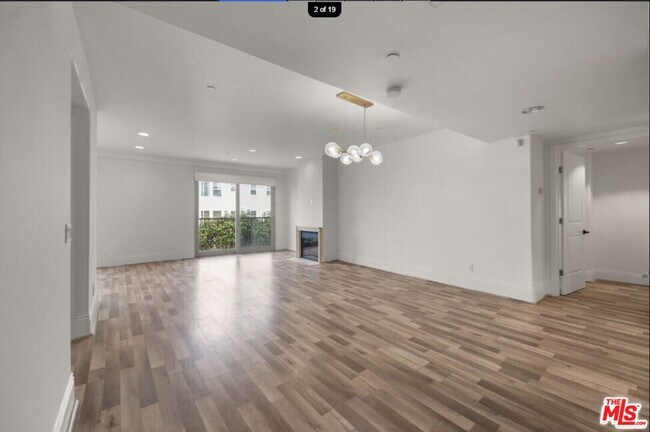 Building Photo - 147 N Berendo St