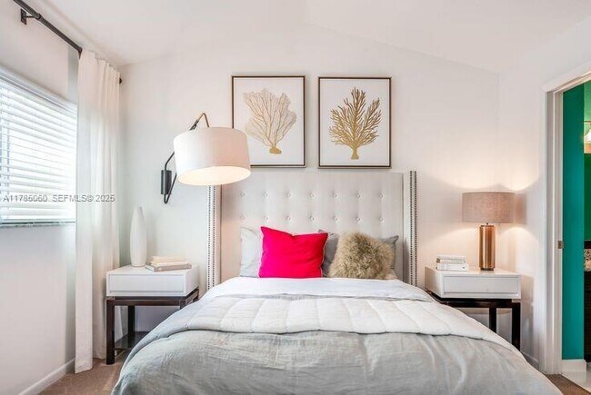 Building Photo - 5555 N Military Trl