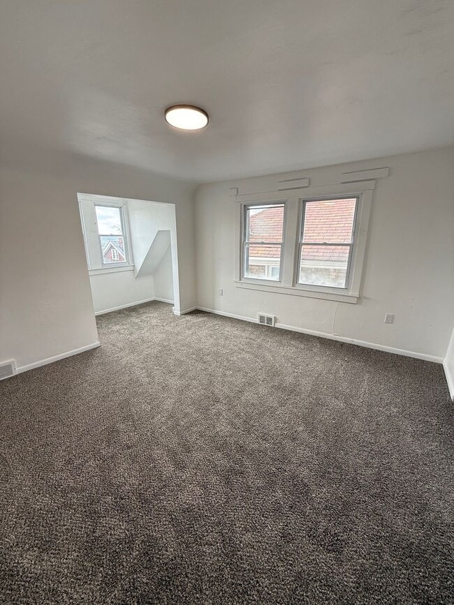 Building Photo - Newly Renovated 3 Bedroom in Swissvale- Spacious Single Family Home!